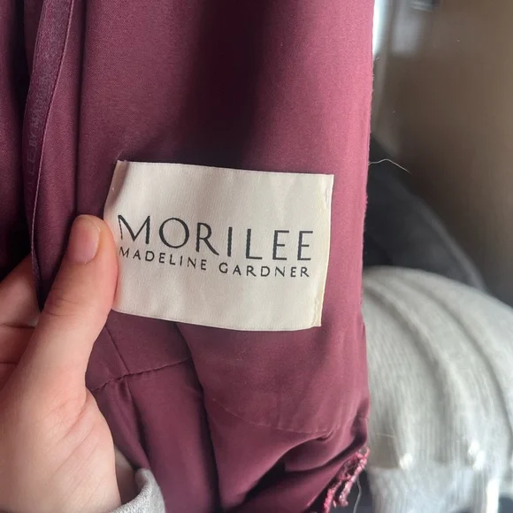 Mori Lee/Madeline Gardner bridesmaid dress in maroon/burgundy/Bordeaux size 6 - Picture 4 of 6
